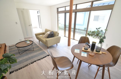 【居間・リビング】 | 海老名市上今泉5丁目　中古戸建て【仲介手数料無料】