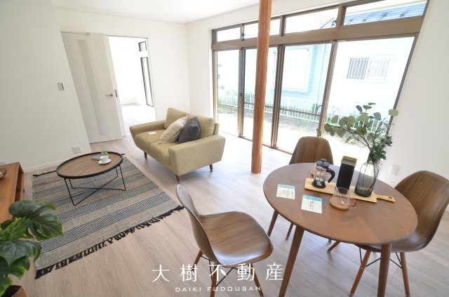 【居間・リビング】 | 海老名市上今泉5丁目　中古戸建て【仲介手数料無料】