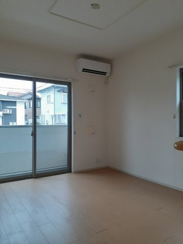 アイリス栗木山の居間・リビング