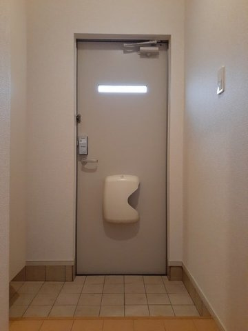 アイリス栗木山の玄関