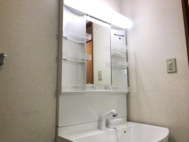 ハイツ　ルミナスⅠの洗面所|洗髪洗面化粧台