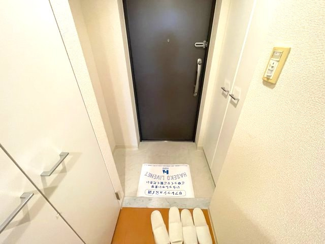 レジデンス京橋スクエア(旧ルクレ京橋)の玄関