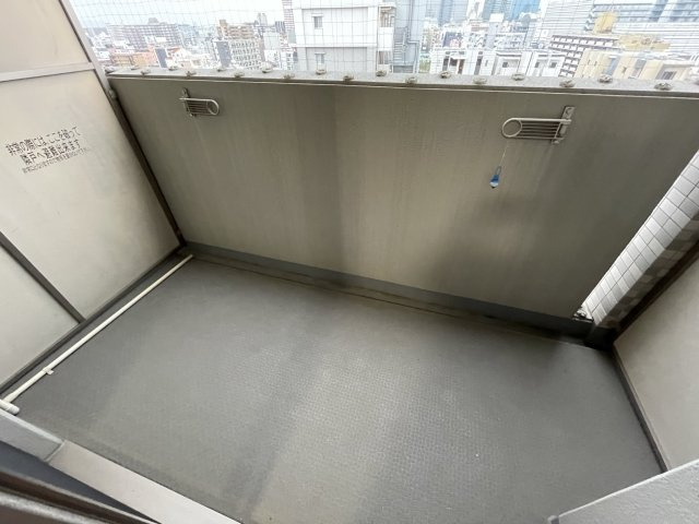 レジデンス京橋スクエア(旧ルクレ京橋)のバルコニー