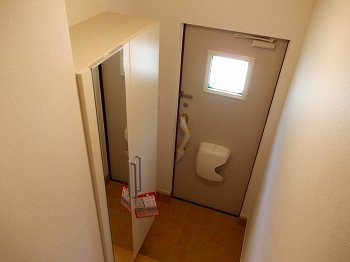 【玄関】 | ルーチェ　カーサⅡ | 明るい玄関です
