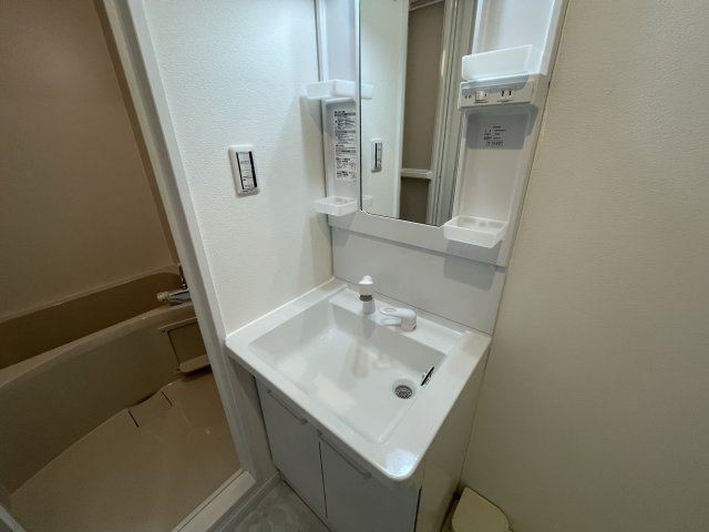 コートエスト都島の独立洗面台|(参考)同マンション同間取り他部屋の写真