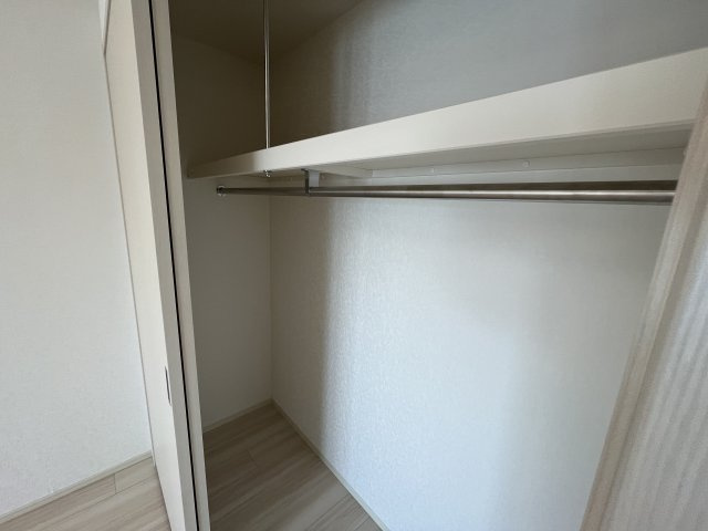 プレジオ阿波座の収納|ホワイト基調の部屋を表示していますが、実際はグレージュ基調の部屋になります