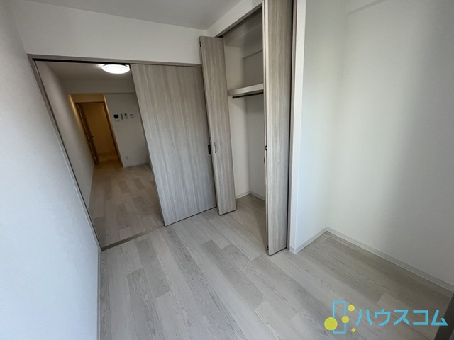 Alivis新町の洋室