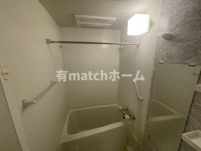 S-RESIDENCE新大阪駅前の浴室|(参考)同マンション反転間取り他部屋の写真