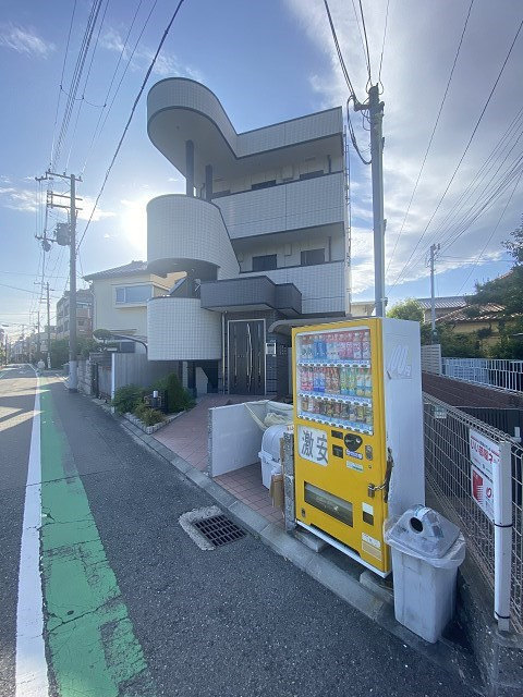 ブリーゼ甲子園の外観