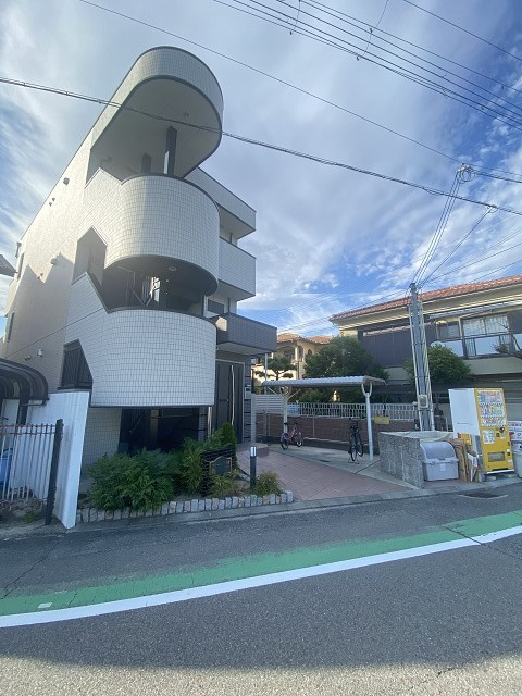 ブリーゼ甲子園の外観
