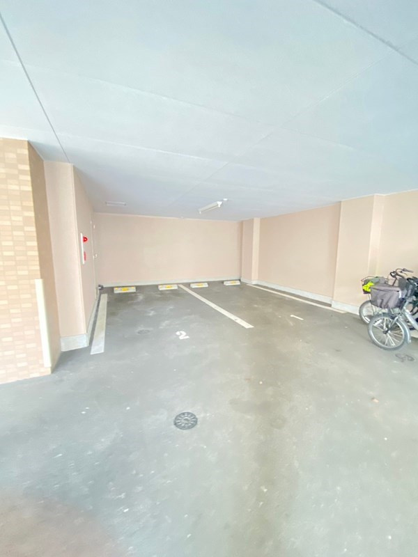 ラフィーネ御影の駐車場