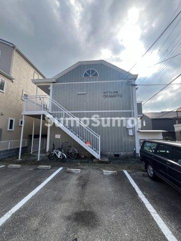 シティライフ岡本の駐車場