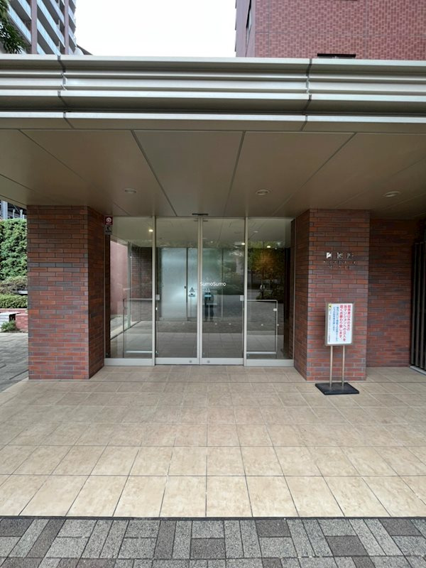 阿波座ライズタワーズマーク20のエントランス