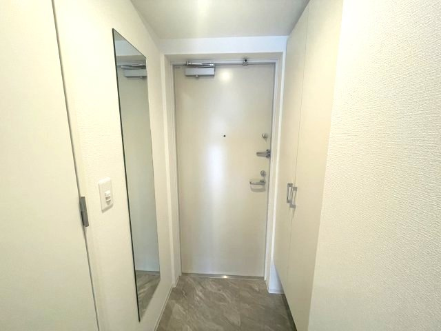 セレニテフラン新大阪の玄関
