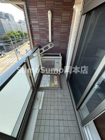 エリーニのバルコニー|開放的で明るい空間を演出してくれるバルコニーです