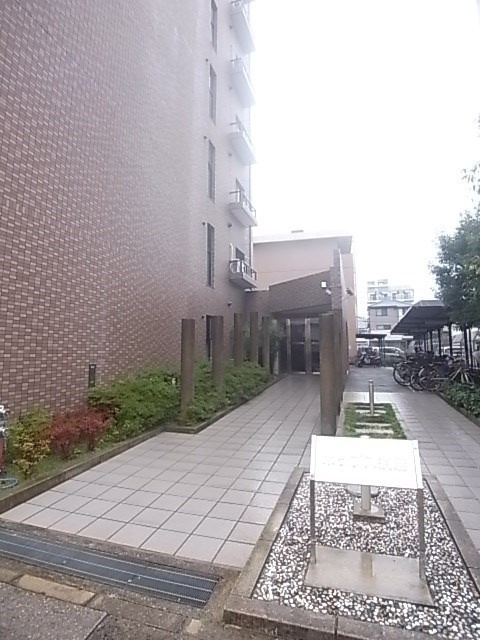 ホップス須磨のエントランス|建物の内部です