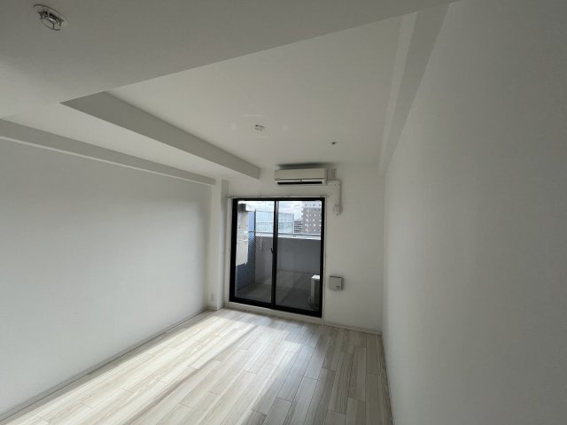 S-RESIDENCE新大阪WESTの洋室