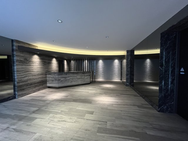 S-RESIDENCE新大阪WESTのロビー