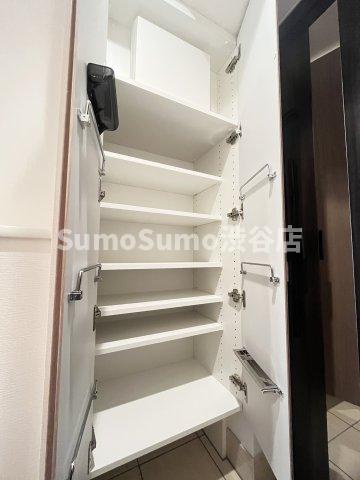 CREATIF三軒茶屋の玄関