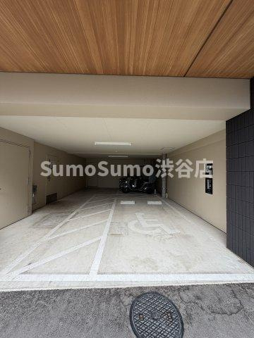 CREATIF三軒茶屋の駐車場