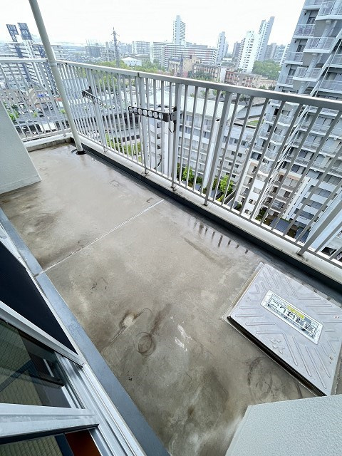 UR浜甲子園さくら街　4号棟のバルコニー