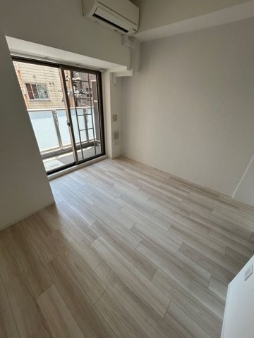 セレニテ神戸元町クレアの居間・リビング
