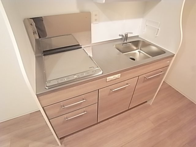 セレニテ神戸元町クレアのキッチン