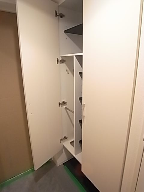 セレニテ神戸元町クレアの収納