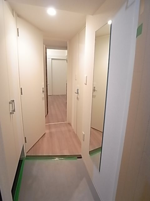 セレニテ神戸元町クレアの玄関