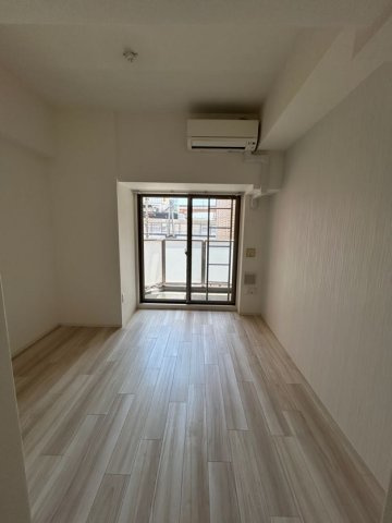 セレニテ神戸元町クレアの居間・リビング
