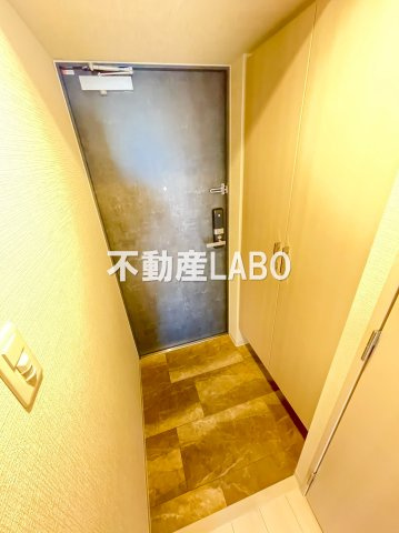 エスリード九条スタシオンの玄関