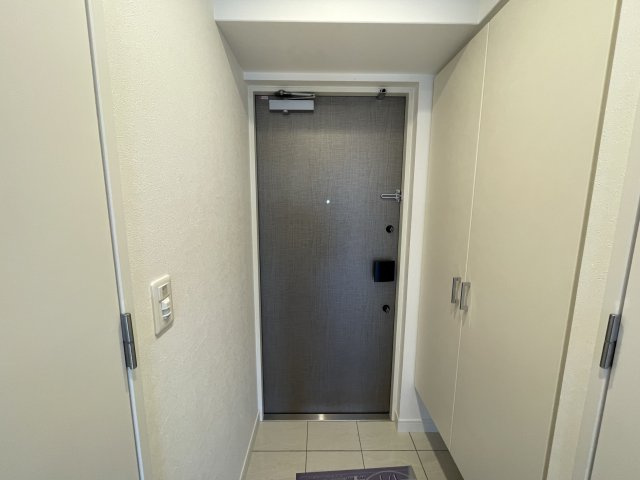 Dimus新大阪の玄関