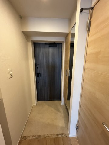 スプランディッド京橋EASTの玄関