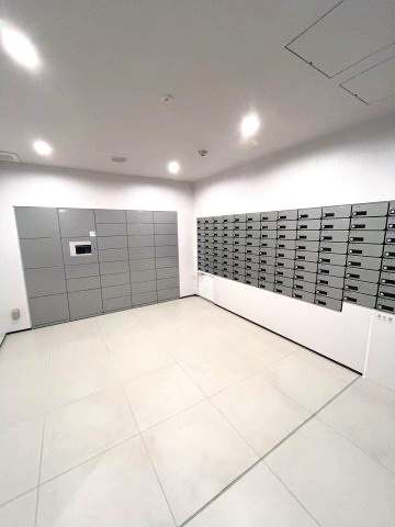 スプランディッド京橋EASTのロビー