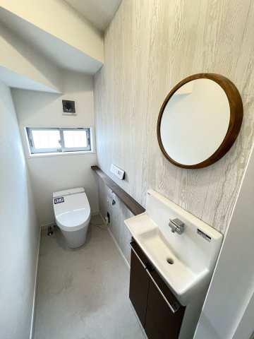 西町下坂貸家のトイレ