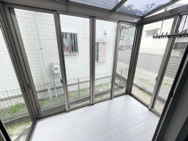 西町下坂貸家のバルコニー