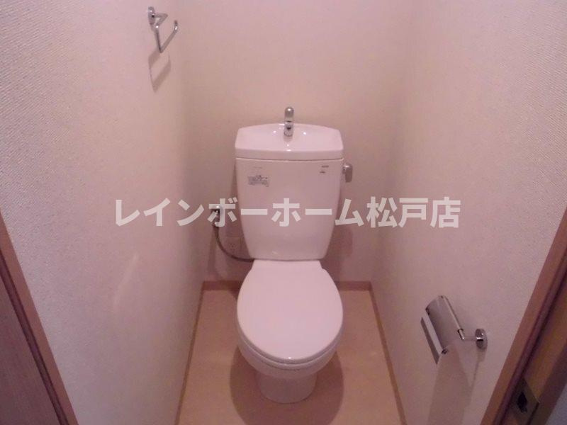 クレール柏のトイレ|落ち着いた色調のトイレです