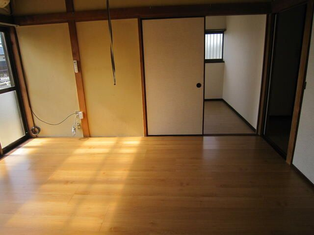 青山住宅の居間・リビング
