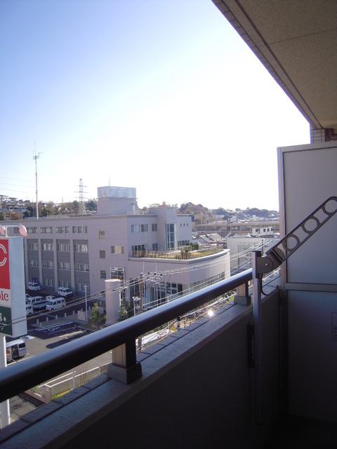 グランディスタ菊名の展望|写真は603号室のものです