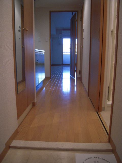 グランディスタ菊名の玄関