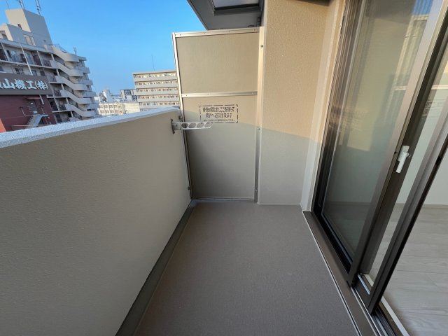 Alivis福島海老江(旧フォーリアライズ福島ルノン)のバルコニー