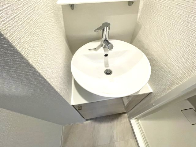 エスリードレジデンス大阪福島の独立洗面台|イメージとして同建物他部屋を表示しています