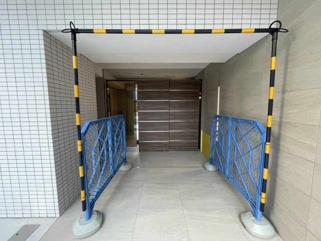 プレディアコート本町のエントランス