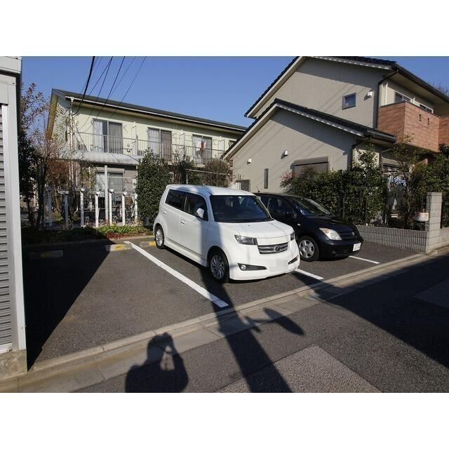 アムール　Ｔｅａの駐車場