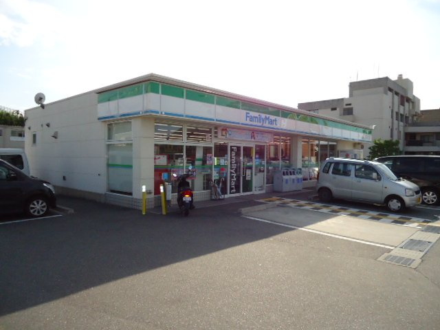 Ｃｈａｎｔｙ（シャンティ）の周辺|ファミリーマート三田天神店まで548ｍ