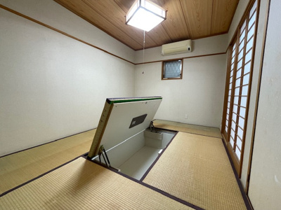 【和室】 | 寝屋川市成田東が丘　戸建 | １階和室　床下収納庫があります。