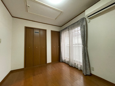 【洋室】 | 寝屋川市成田東が丘　戸建 | 洋室約6帖