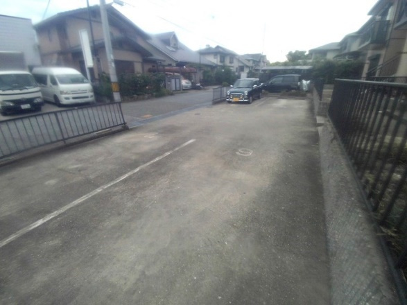 ルウィンズ宮下Ⅰ・Ⅱの駐車場