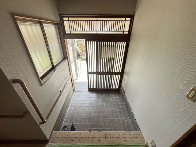 大矢船中町貸家の玄関