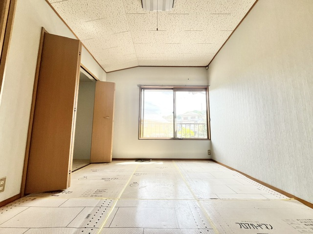 大矢船中町貸家の洋室
